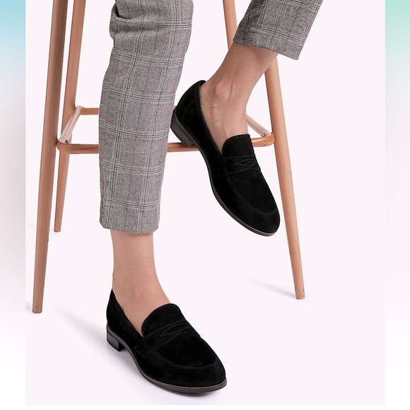 Clarks Shoes - Clarks Womens Trish Rose Black Loafers Size 9.5